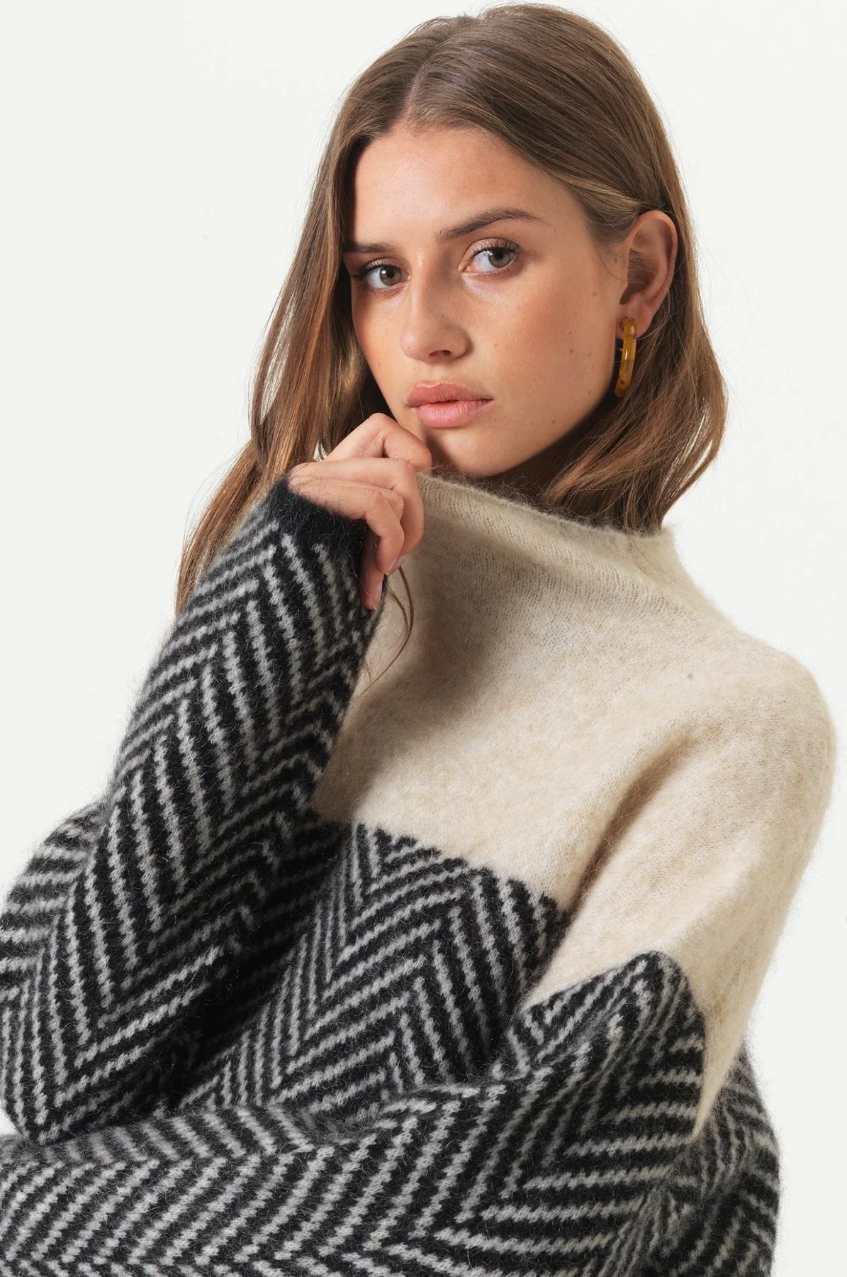 Milan Cashmere Turtleneck Sweater